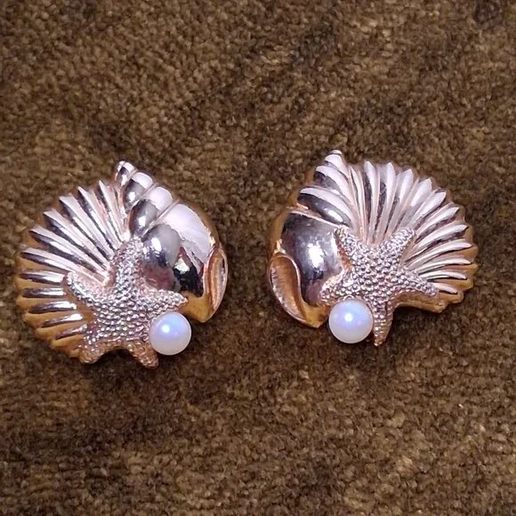Avon Seashell Earrings Pierced Gold Tone Faux Pearl Starfish Shell Conch Beach - Picture 2 of 9